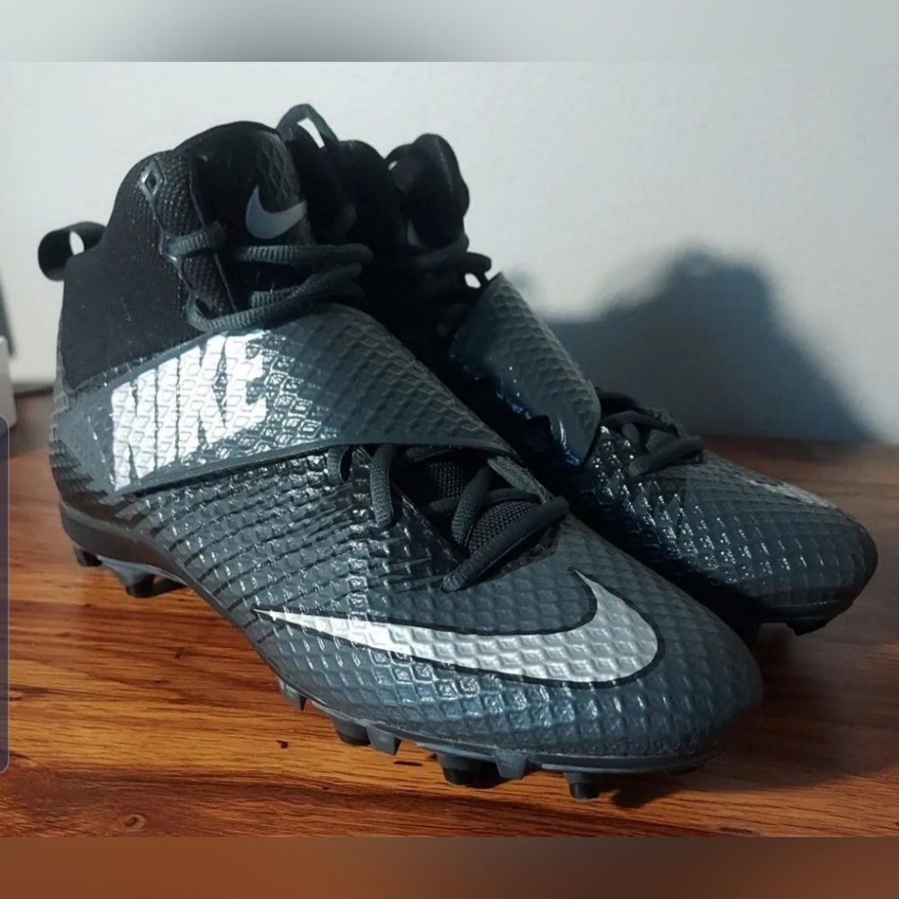 Nike men football cleats Black Silver shoes  lacrosse mid top lunarbeast Strike